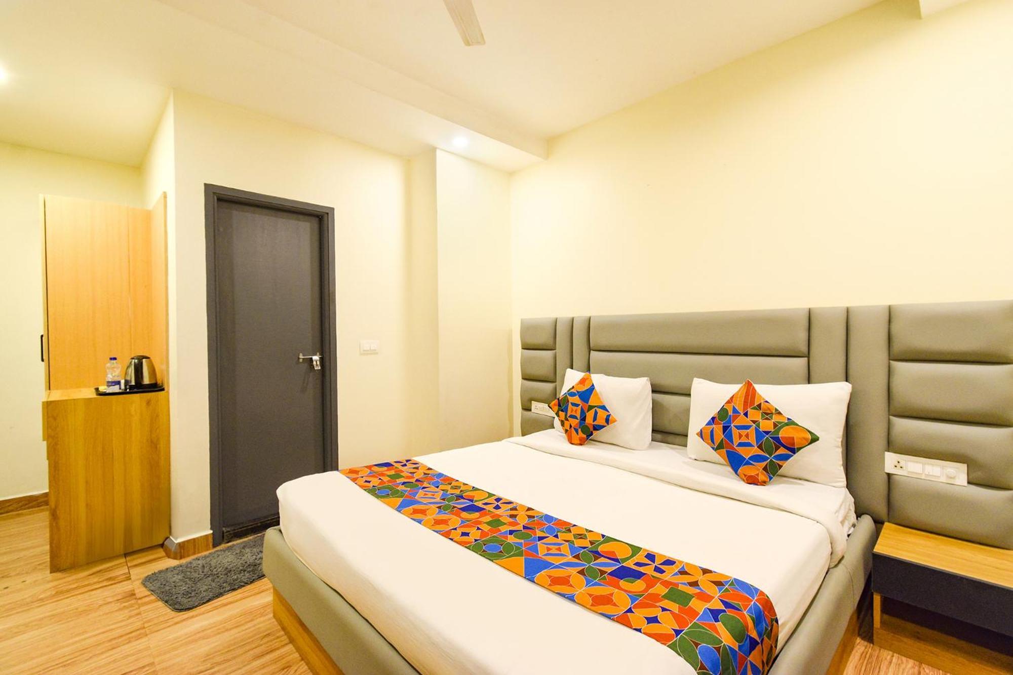 Fabhotel White Ridge - Kondapur Kondapur  Esterno foto