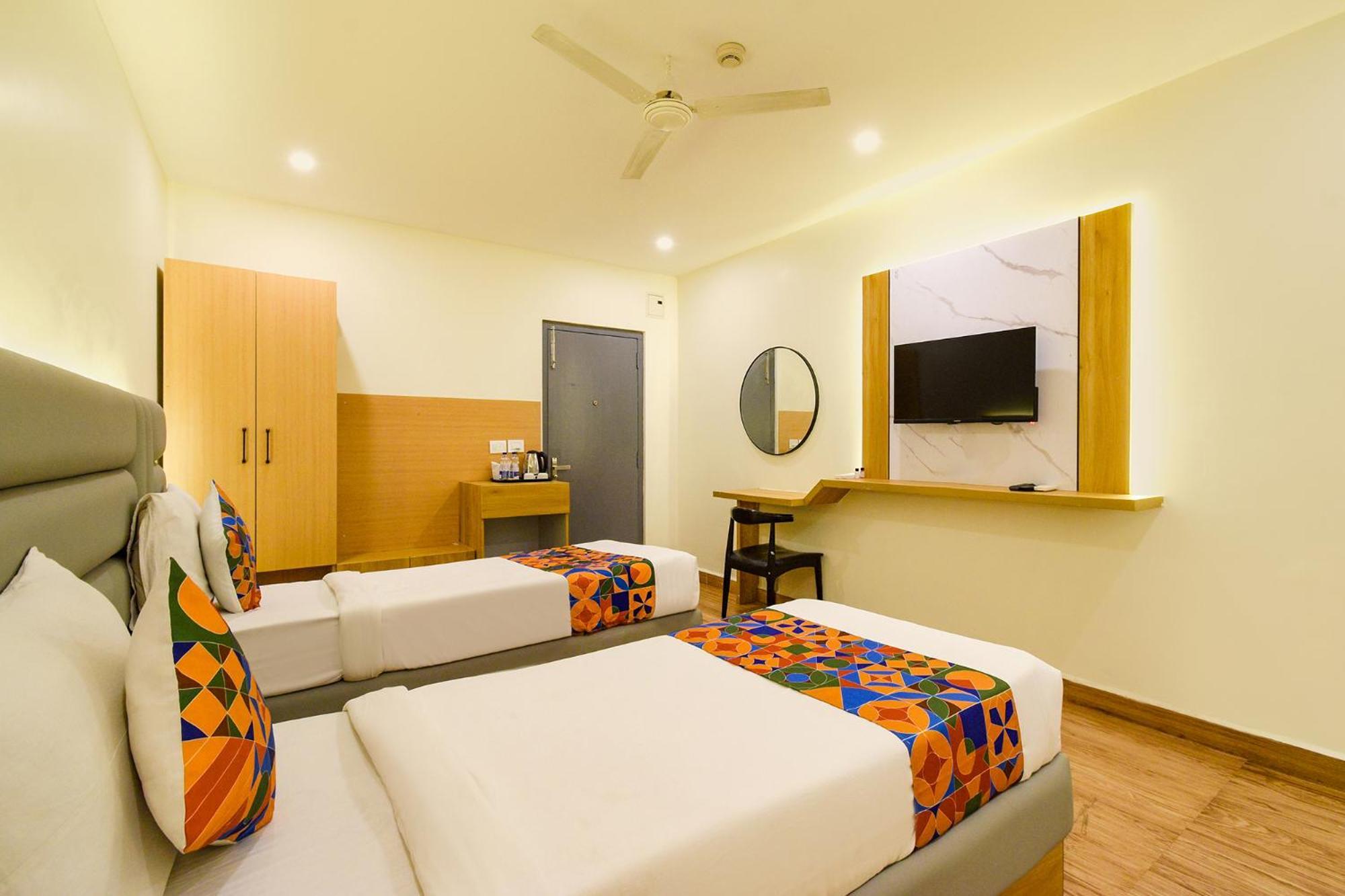 Fabhotel White Ridge - Kondapur Kondapur  Esterno foto