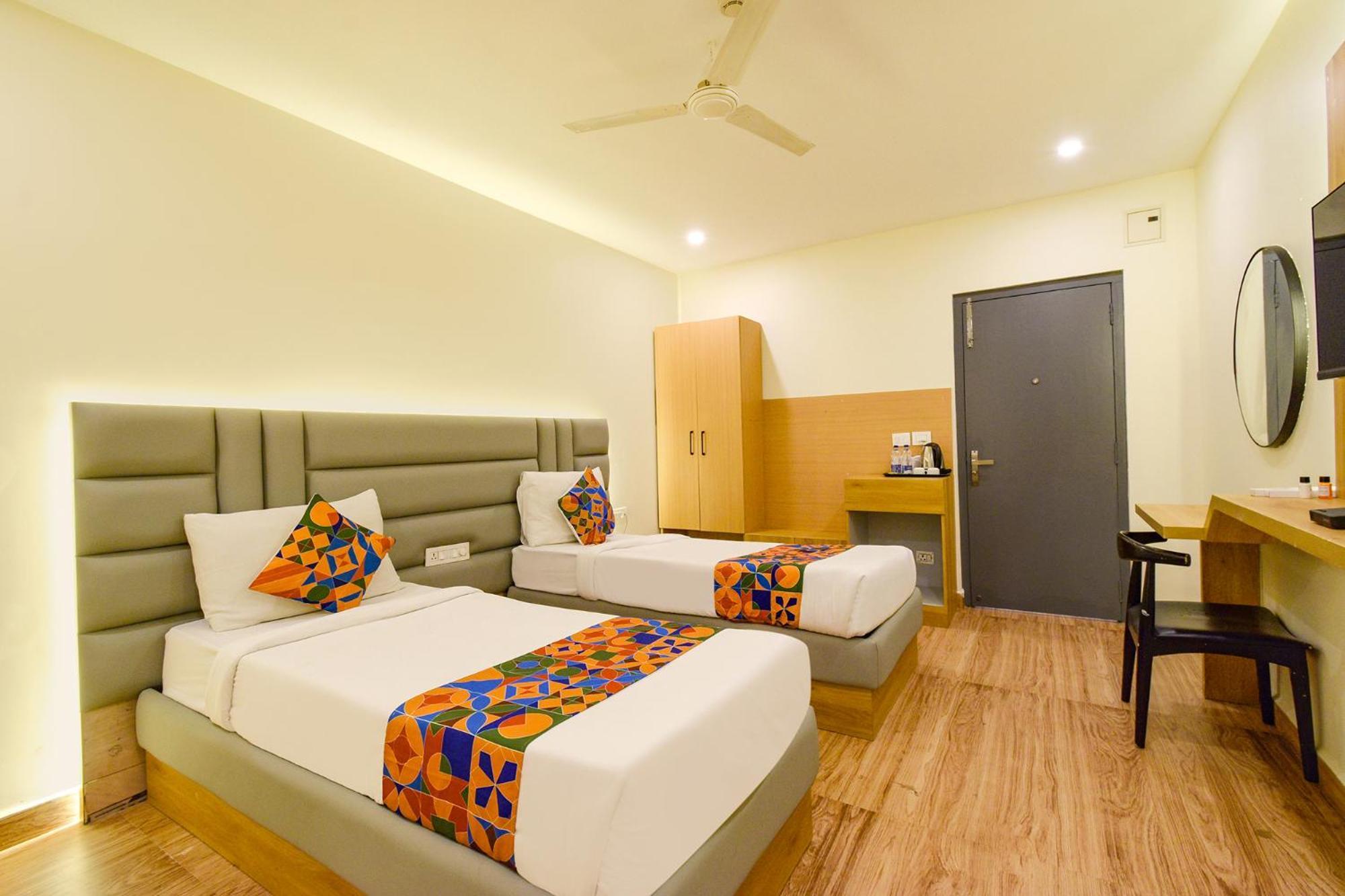 Fabhotel White Ridge - Kondapur Kondapur  Esterno foto