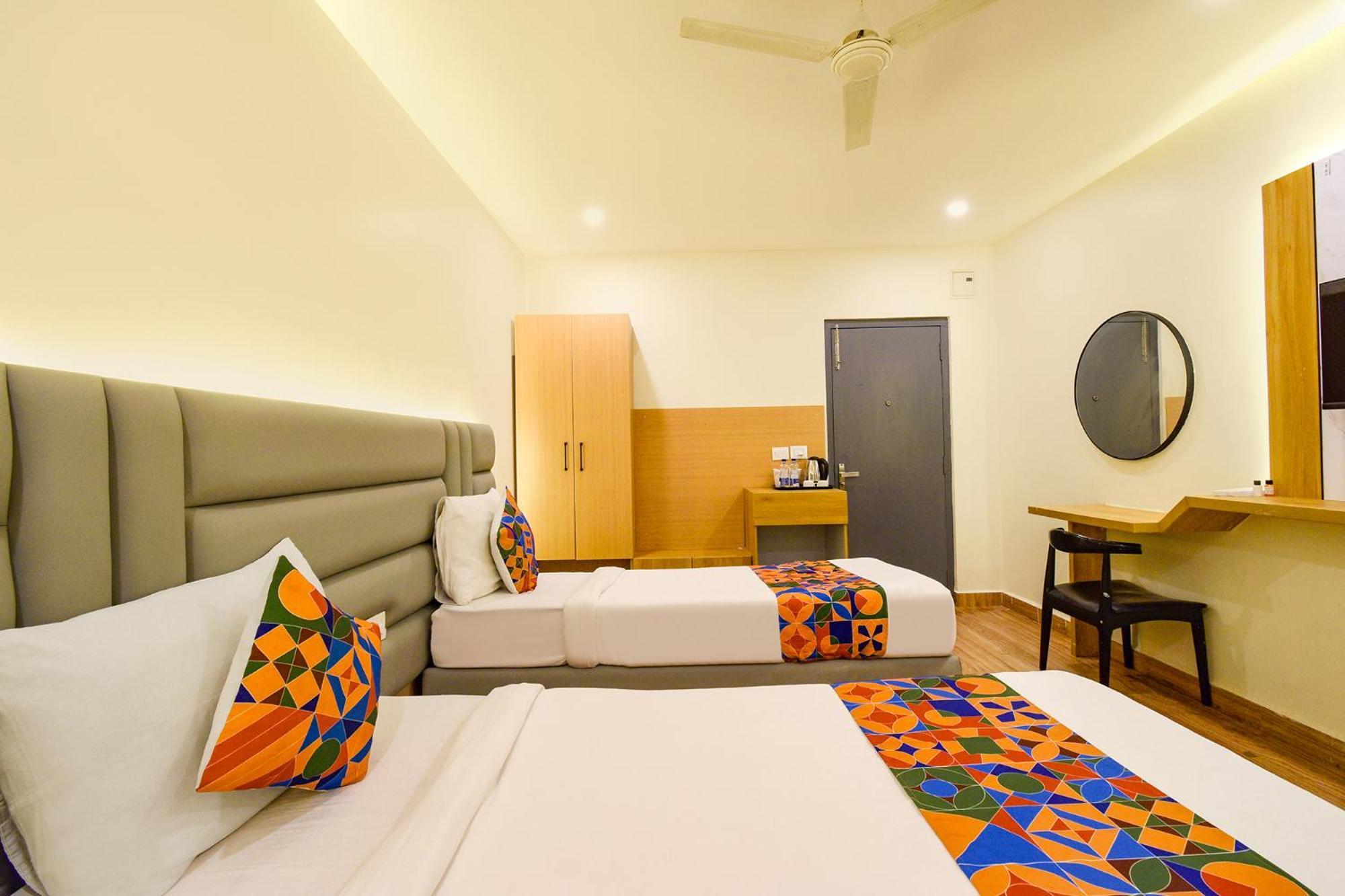 Fabhotel White Ridge - Kondapur Kondapur  Esterno foto