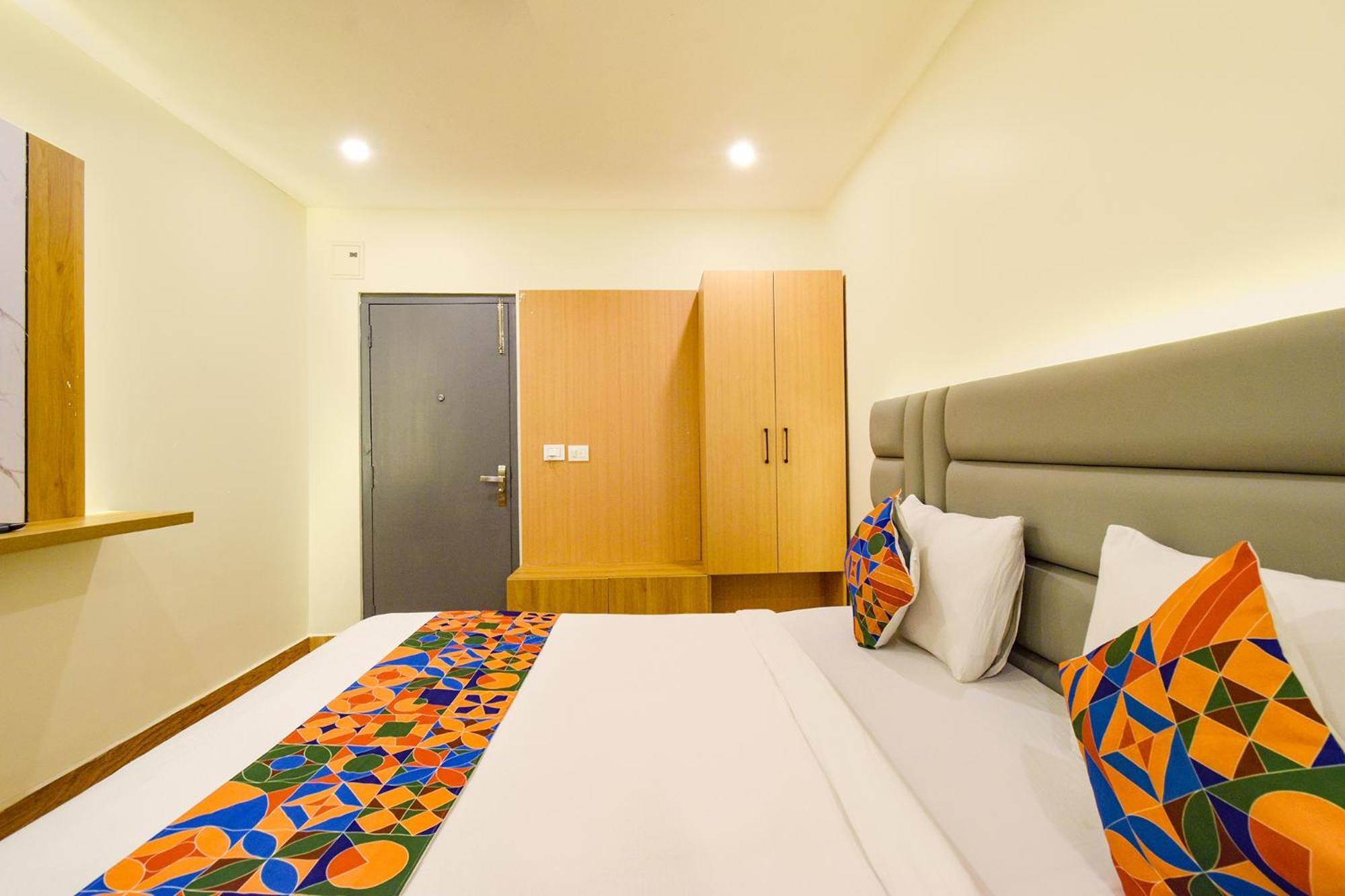 Fabhotel White Ridge - Kondapur Kondapur  Esterno foto